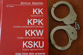 Policjanci odzyskali ponad 700 tysięcy złotych, które miały trafić na konto oszustów