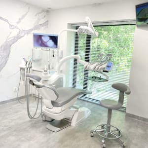 kliniki stomatologiczne katowice Nova Clinic Stomatologia. Leczenie kanałowe pod mikroskopem.